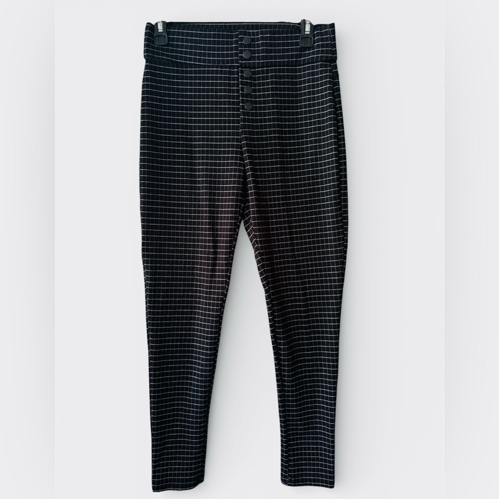 Blu Pepper M Black & White Plaid High-Rise Button Front Ankle Pants